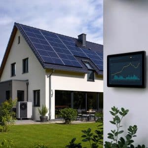 Maison équipée de panneaux solaires avec suivi énergétique affichant des variations de prix