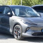 MG IM6 gris vu de trois-quarts avant