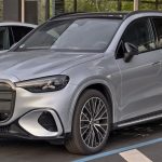 Mercedes-Benz GLC 400 4MATIC électrique AMG Line de 2026, vue avant trois quarts