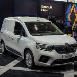 Renault Kangoo III E-Tech électrique exposé au salon IAA 2026, vue avant trois quarts
